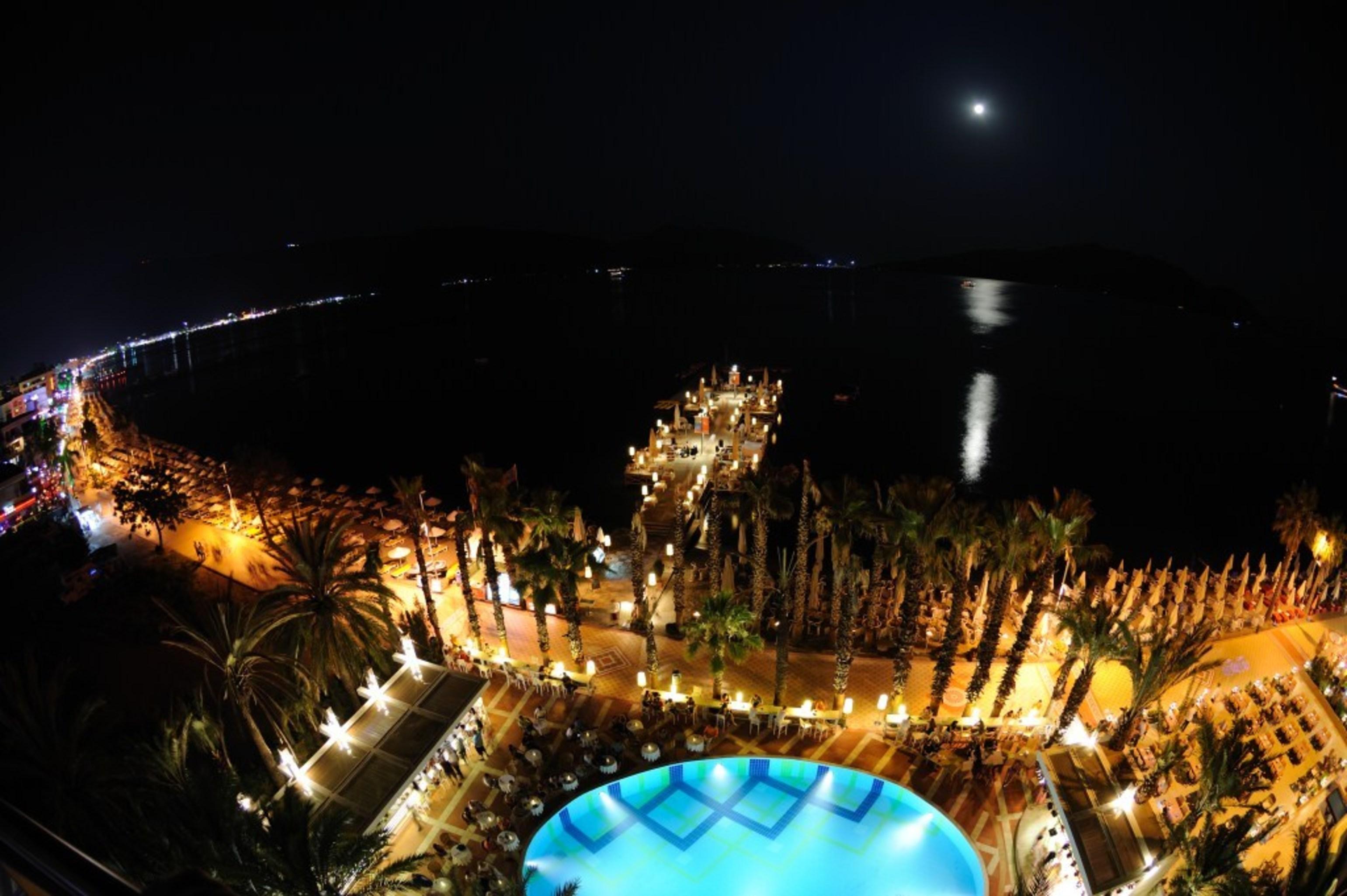 Elegance Hotels International 말마리스 외부 사진