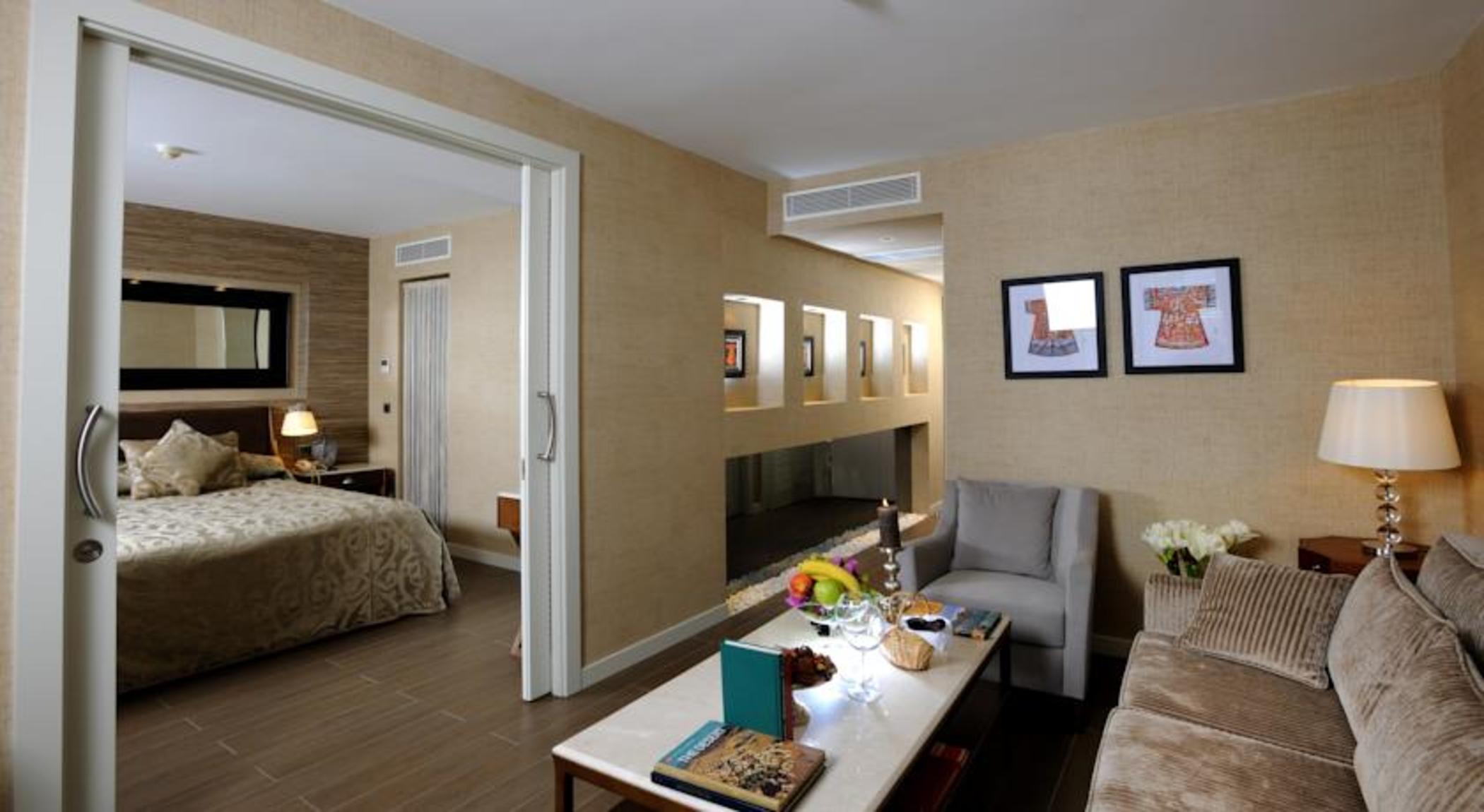 Elegance Hotels International 말마리스 외부 사진